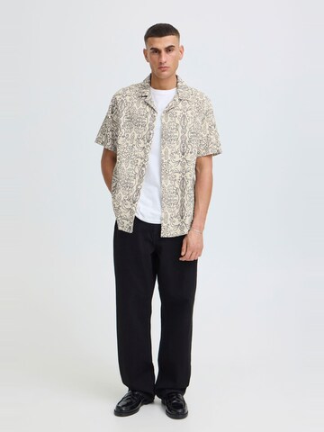 !Solid Comfort fit Button Up Shirt ' SDUtkolt ' in Beige
