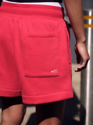 self. Regular Broek in Rood