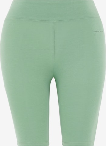 Organication Shorts in Grün: Vorderseite
