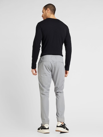 Slimfit Pantaloni funzionali 'GO' di Dockers in grigio