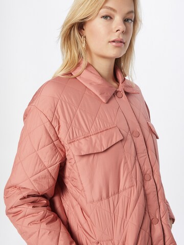 Veste mi-saison 'Newtanzia' ONLY en rose