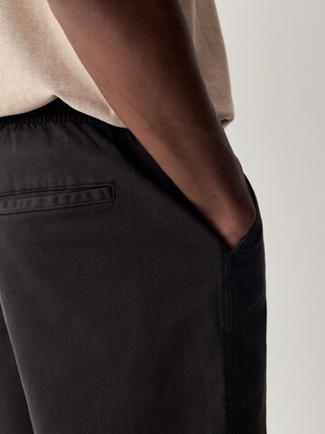 Next - regular Pantalón chino en negro