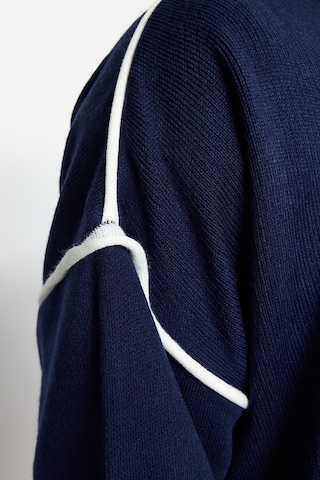 Pullover di Trendyol in blu