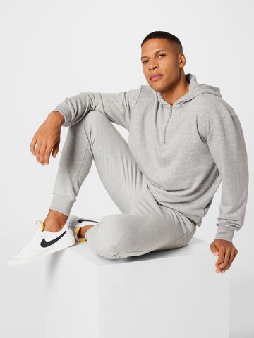 NU-IN Sweatshirt in Grey