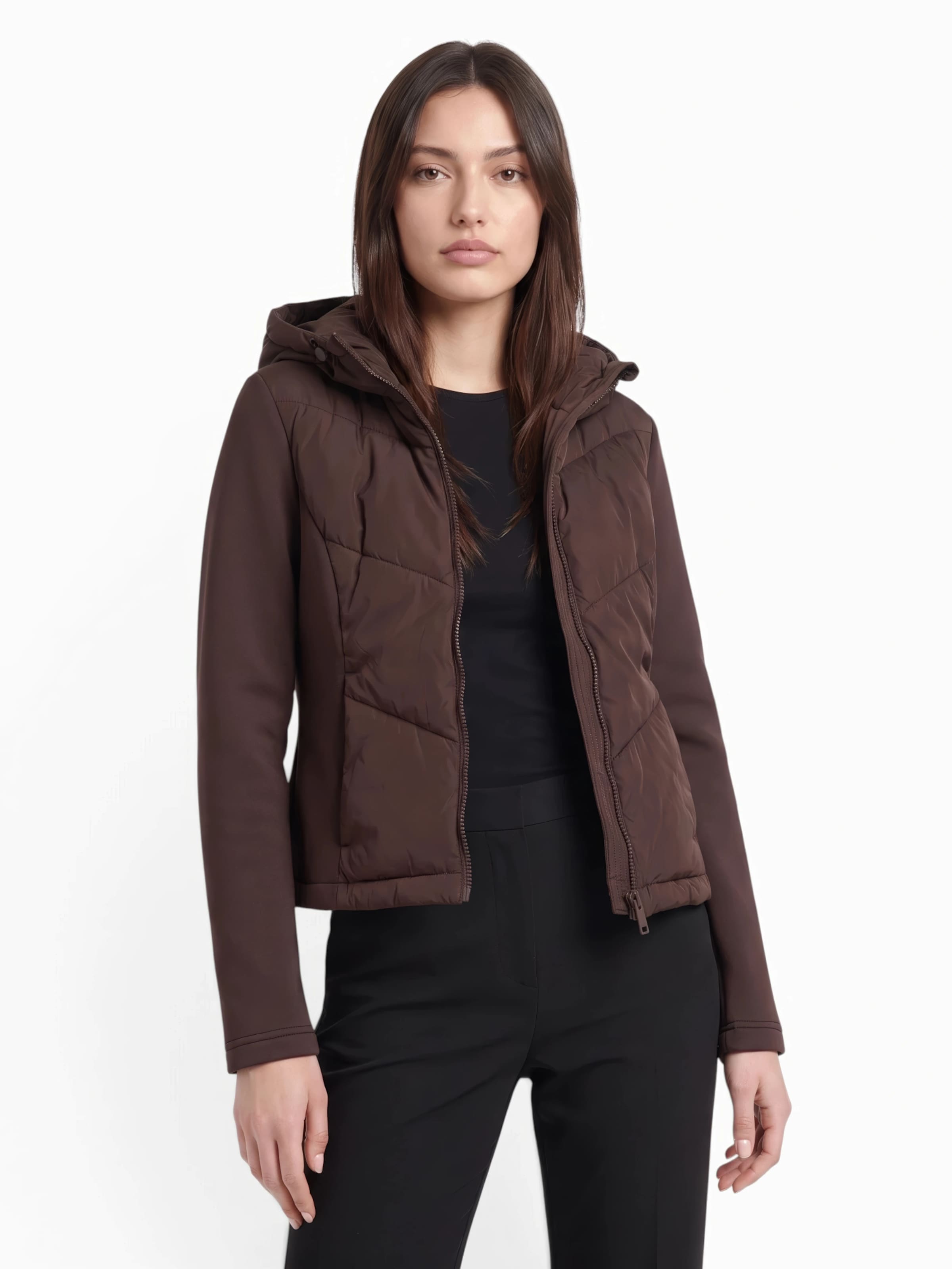 Bershka Přechodná bunda – hnědá: přední strana