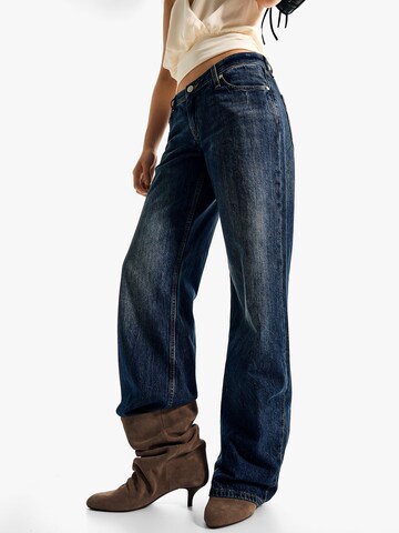 Bershka Baggy Jeans in Blau