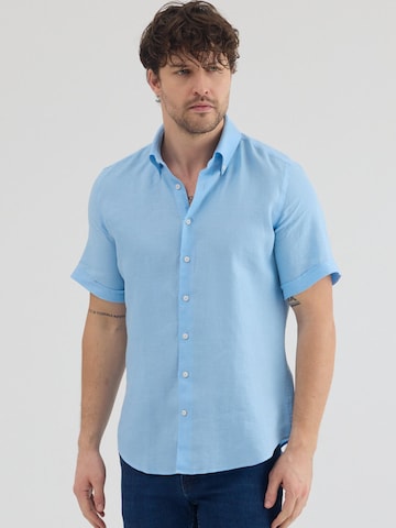 7Camicie Slim fit Zakelijk overhemd 'Leonardo Sport Linen Man Shirt Short Sleeve Light Blue' in Blauw