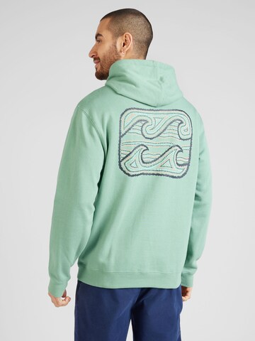 Sweat-shirt 'SHORT SANDS' BILLABONG en vert : devant