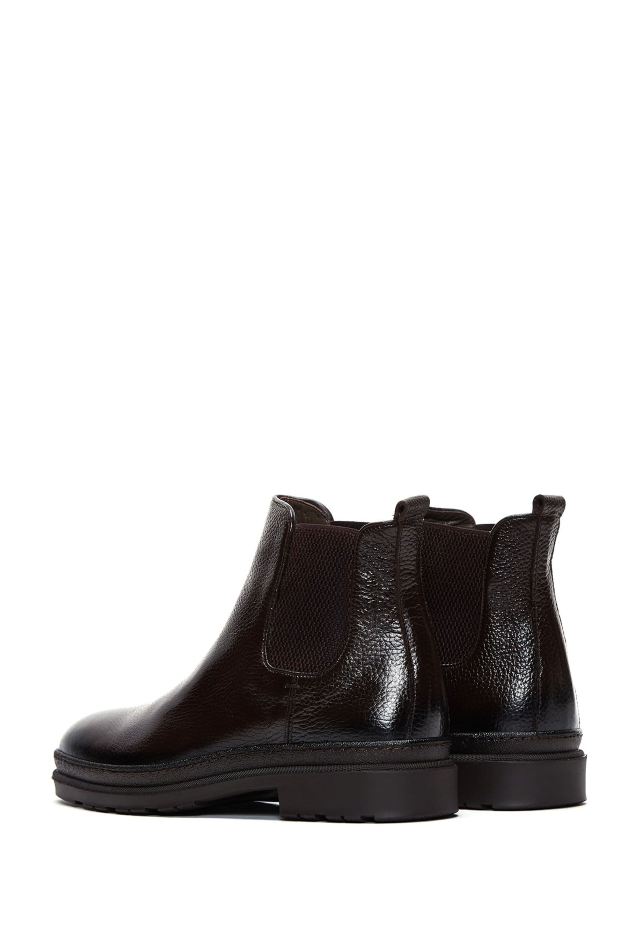 Derimod Chelsea boots in Brown