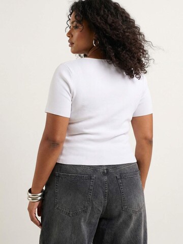 Trendyol Curve - Camiseta en blanco