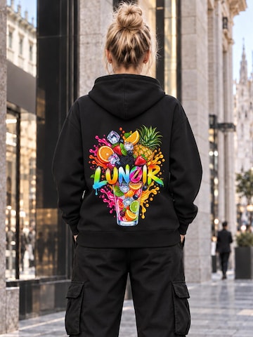 LUNØIR Studio Tréning póló 'Tropical Riot – Fruit Splash' - fekete