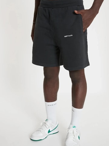 YSPT Studio Regular Sporthose 'GRANITE' in Schwarz: Vorderseite