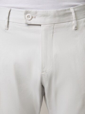 Coupe slim Pantalon 'Code' STRELLSON en blanc