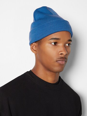 Bershka Beanie in Blue