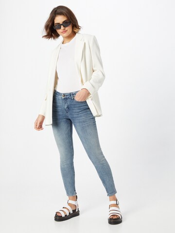 Skinny Jean 'Need' DRYKORN en bleu