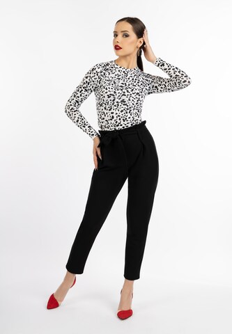 faina - regular Pantalón en negro