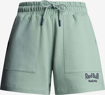 Red Bull Racing x Pepe Jeans Regular Broek in Groen: voorkant