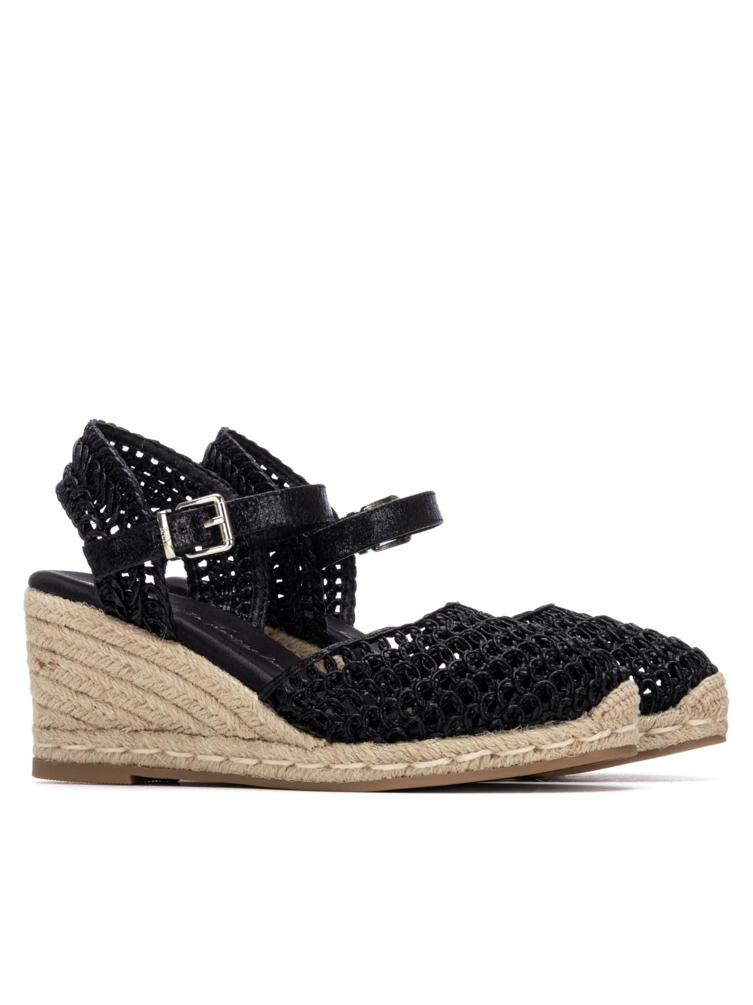 Xti Sandale‌‌‌‌‌‌‌‌‌‌ in Schwarz