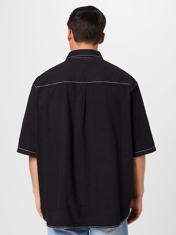 WEEKDAY Comfort Fit Skjorta 'Griffith' i svart