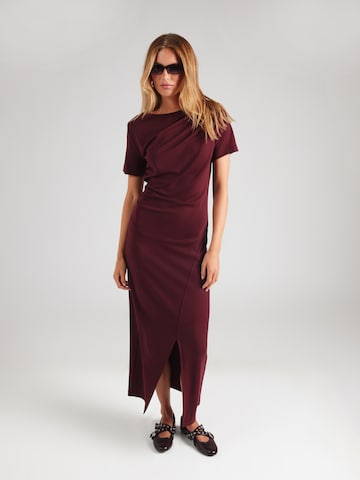 Robe & Other Stories en rouge