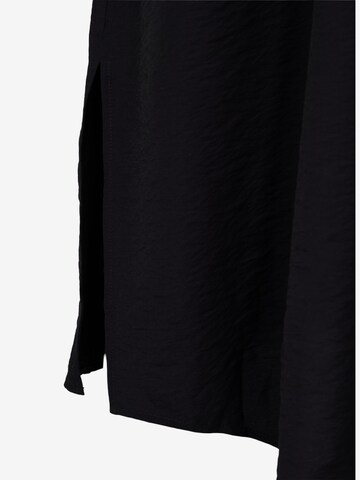 Robe-chemise 'Fahit' Zizzi en noir