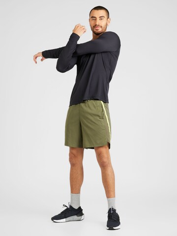 Regular Pantalon de sport 'Launch 7' UNDER ARMOUR en vert