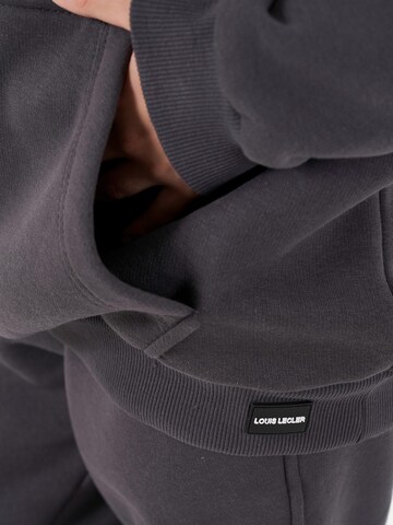 LOUIS LECLER Sweatshirt 'Nora' in Grau