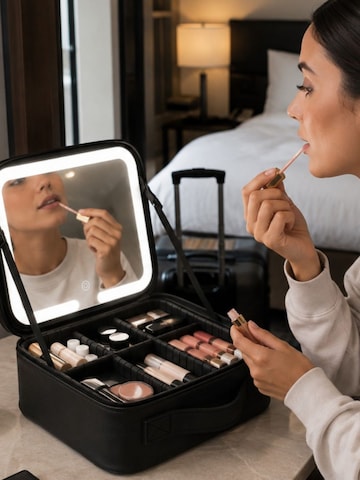UNIQ Beauty Νεσεσέρ σε μαύρο