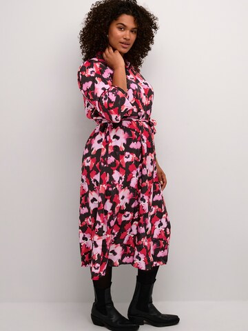 Robe-chemise 'Natalia' KAFFE CURVE en rose