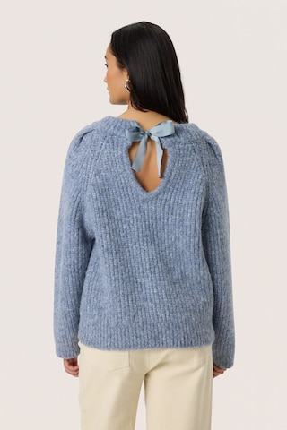 SOAKED IN LUXURY Pullover 'Pleoni' i blå