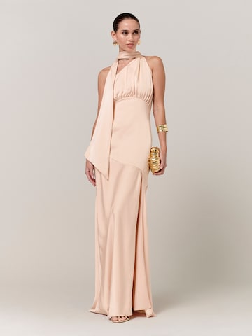 Rochie de seară 'Chloe' de la Sável pe roz