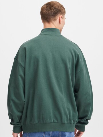 !Solid - Sweatshirt 'ILHAM' em verde