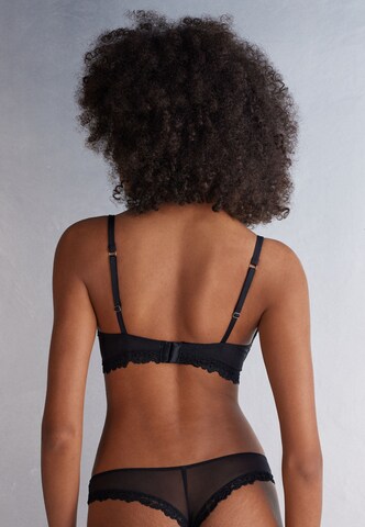 INTIMISSIMI Triangle Bra in Black