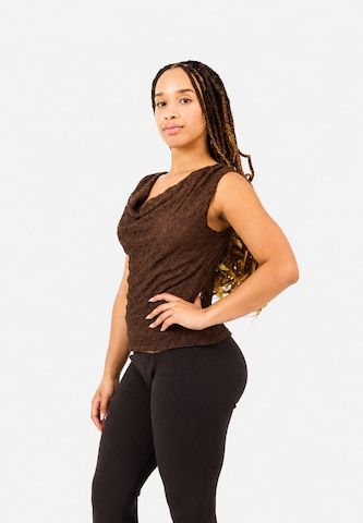 Top di Elara in marrone