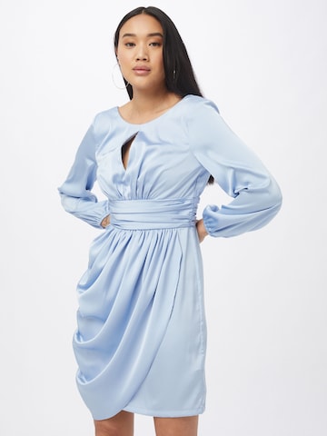 Chi Chi London - Vestido de cocktail 'Eva' em azul: frente