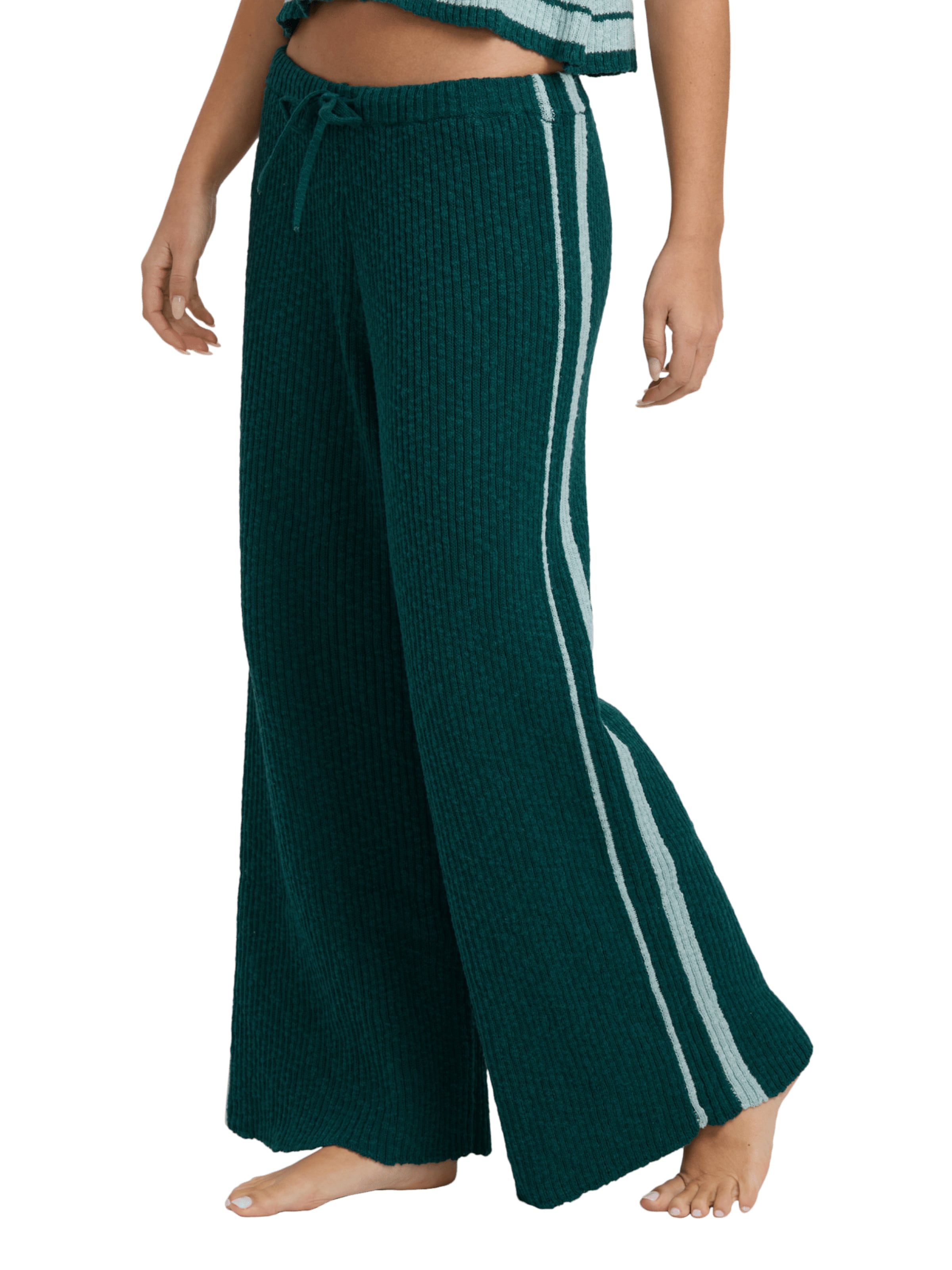 BILLABONG Wide leg Pants in Green: front