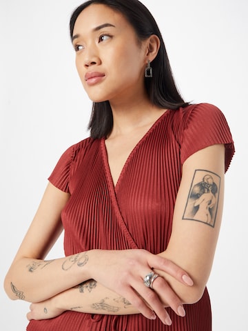 ABOUT YOU Shirt 'Elonie' in Rood