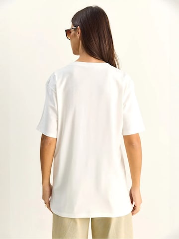 Bianco Lucci Särk 'T-Shirts', värv valge
