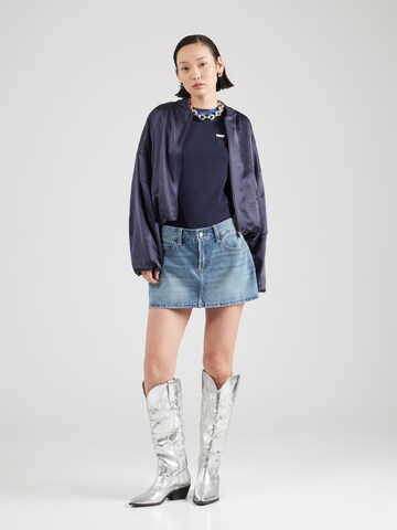 Maglietta di GUESS JEANS in blu