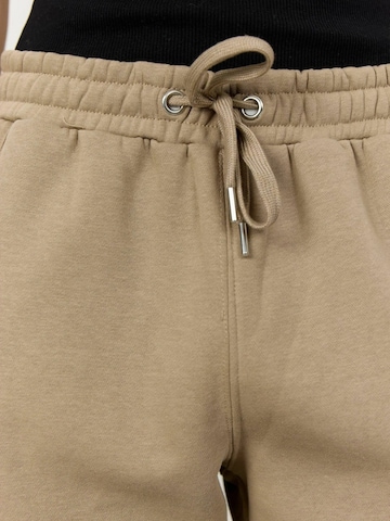 Levete Room Tapered Hose 'Nuka' in Beige