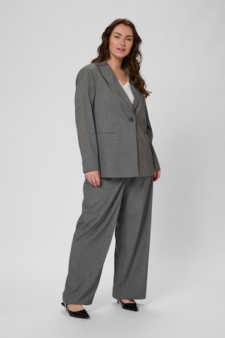 KAFFE CURVE Blazer i grå