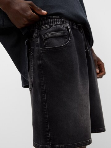 Pull&Bear Regular Jeans in Black