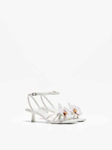Sandalo di Bershka in bianco