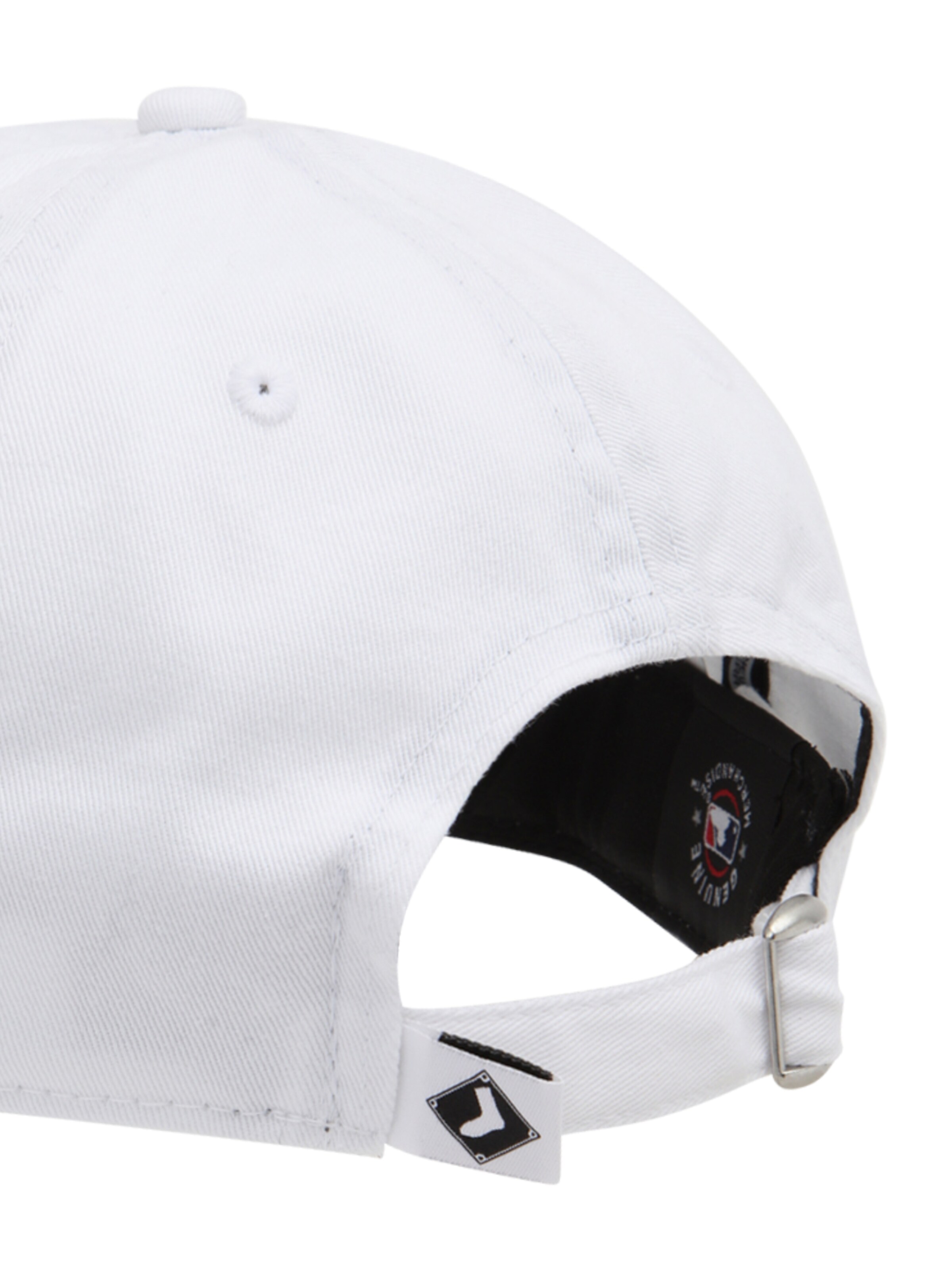 NEW ERA Kšiltovka 'CLASSIC 2.0' – bílá
