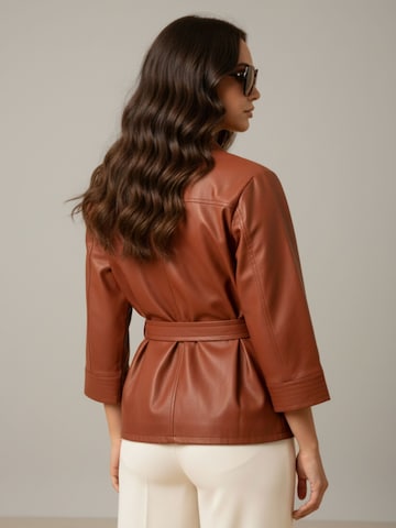 WEARABLE STORIES - Blazer 'Kimono' en marrón