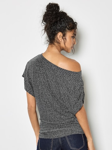 Apricot Blouse ' ' in Black