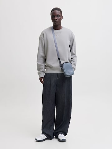 Sweat-shirt 'JJEACE' JACK & JONES en gris