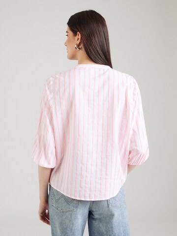 Emily Van Den Bergh - Blusa en rosa