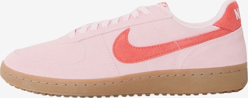 Sneaker low 'Field' de la Nike Sportswear pe roz: față