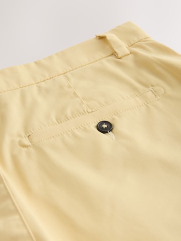 Next Regular Shorts in Gelb